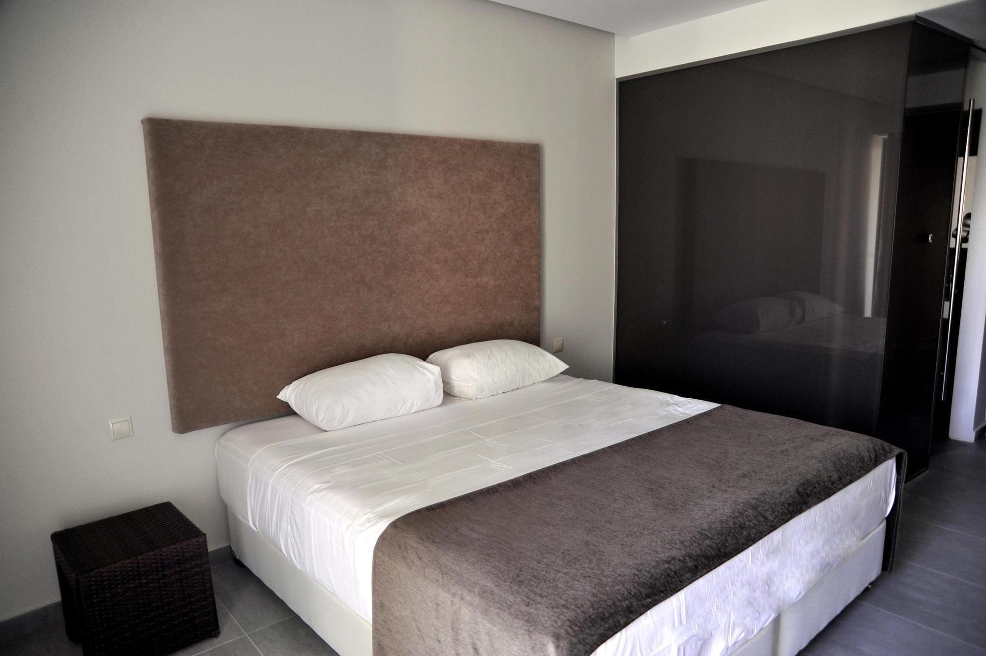Oktober Downtown Boutique Hotel Rhodes City Exterior foto