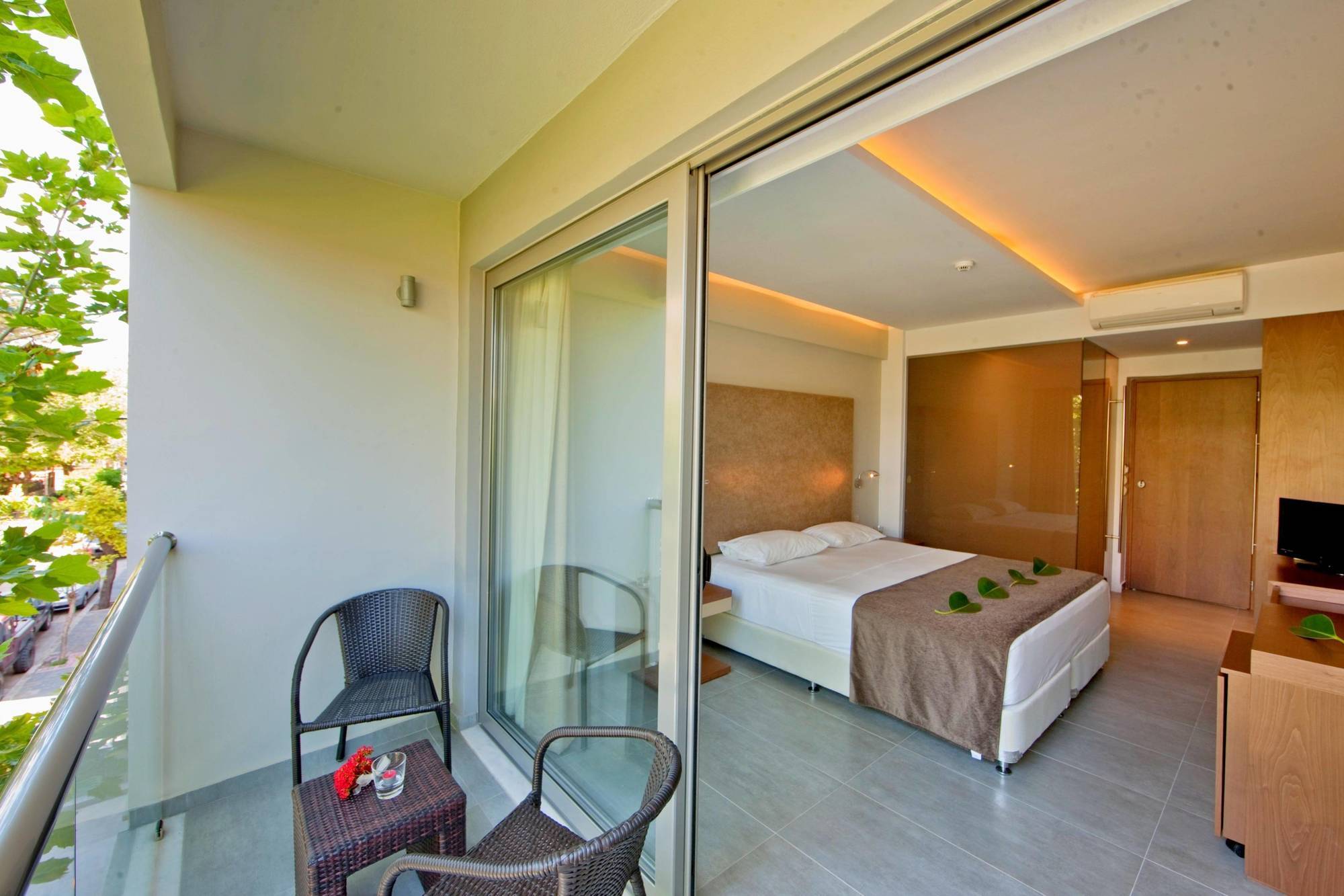 Oktober Downtown Boutique Hotel Rhodes City Exterior foto